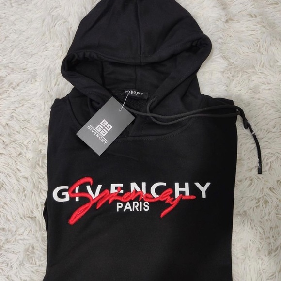 Givenchy - Picture 1 of 1